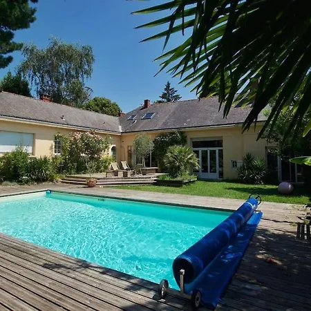Oasis De Detente, 8 Chambres, Piscine Et Sauna. * Nantes